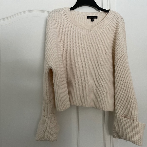 Banana Republic sweater medium - Picture 1 of 2
